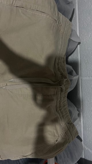 Pantalones cargo Pull&Bear beige hombre