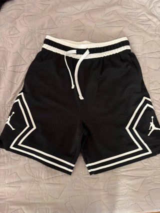 Short Jordan nero donna taglia S usato 2 volte
