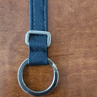 Portachiavi Piquadro in pelle fatto a mano