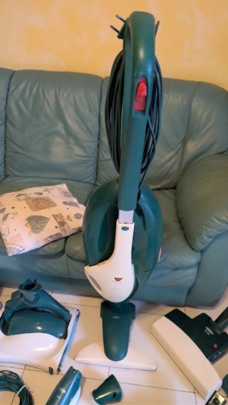 Folletto VK 135 con accessori