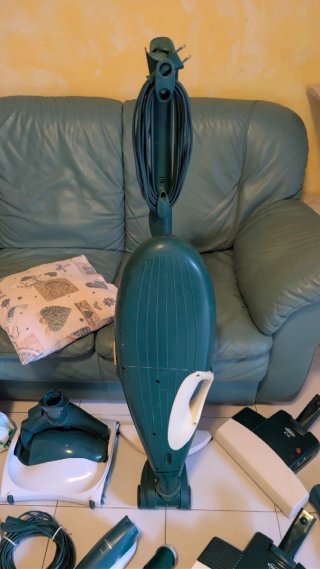 Folletto VK 135 con accessori