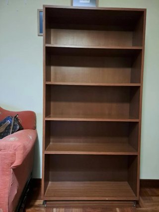 Estantería de madera
