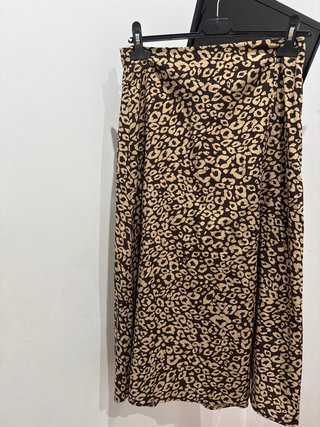 Falda leopardo negra y marrón