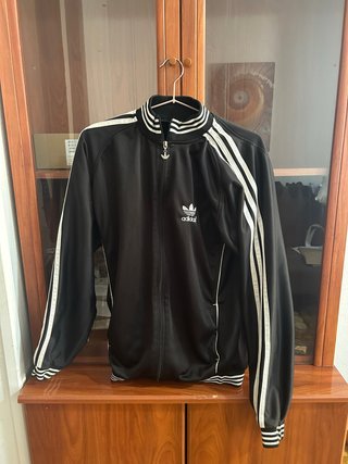 Sudadera Adidas Negra con Rayas Blancas
