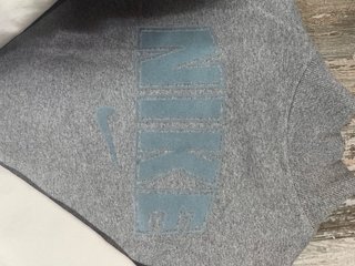 Chaqueta Nike Gris y Blanca Talla M