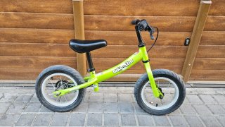 Bicicleta de equilibrio verde