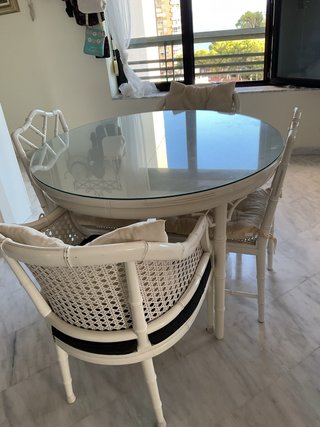 Conjunto mesa redonda 2 sillas, 2 sillones comedor