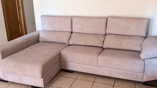 Sofá chaise longue beige tela con gran almacenaje.