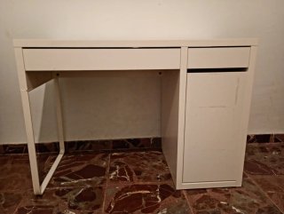 Scrivania per bambini bianca con sedia