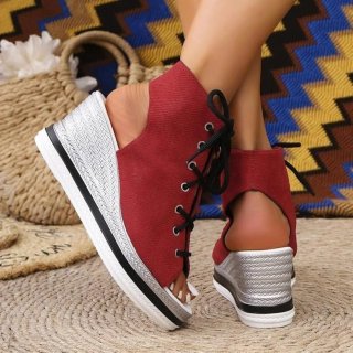 Sandalias con cuña y cordones