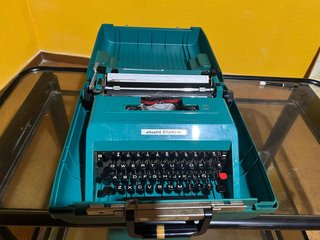 Máquina de escribir Olivetti Studio 45