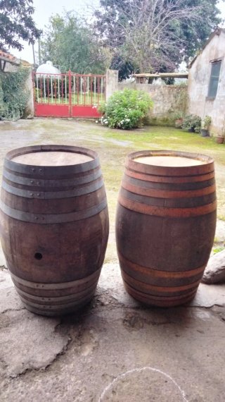 Barriles de madera rústicos