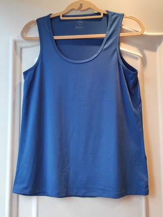 Camiseta deportiva azul