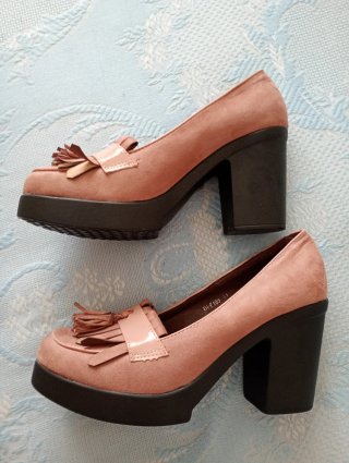 Zapatos de Tacón Beige Talla 41