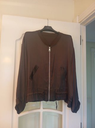 Chaqueta Bomber tipo Raso Marrón