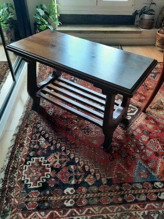 Mesa de Salita de Madera con Estante