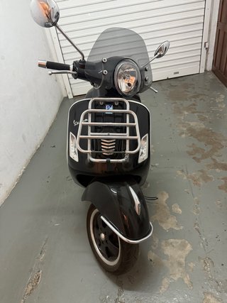 Vespa GTS 300 Negra