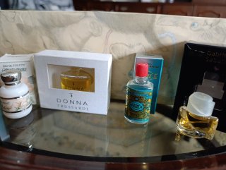 Miniature di Profumi Donna Trussardi e 4711