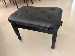 Banqueta de piano negra