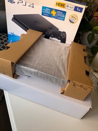 Consola PlayStation 4 (PS4) Slim