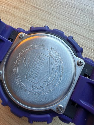 Casio G-Shock GA-140 Reloj Morado Naranja