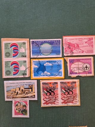 Lotto di 10 francobolli italiani vari
