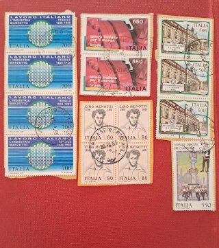 Lotto di 14 francobolli italiani vari