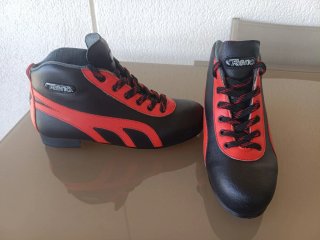 Botas Hockey Reno Amateur Negro Rojo.N°43.