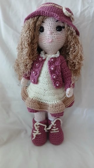 Muñeca Amigurumi Crochet Hecha a Mano