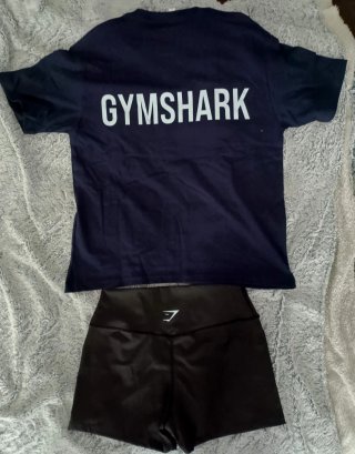 Conjunto Gymshark Camiseta y Short Talla M