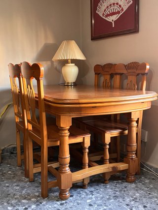 Mesa de Comedor con 6 Sillas de Madera