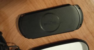 Console Sony PSP Nera con Giochi e Custodia