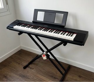 Piano Yamaha Piaggero NP-12
