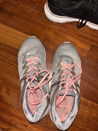 Zapatillas deportivas grises y rosas mujer