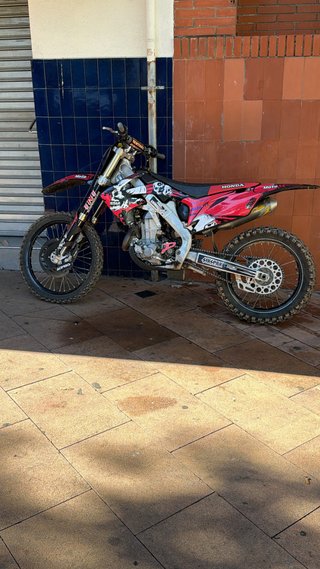 Honda Enduro/Motocross Negra y Roja