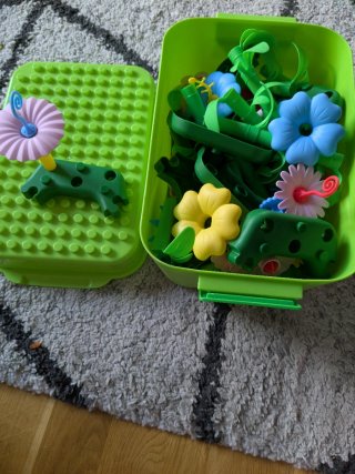 Set di costruzione per giardino con fiori