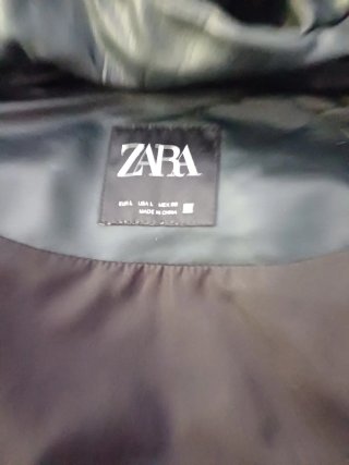 Chaqueta Zara Acolchada Efecto Piel Negra