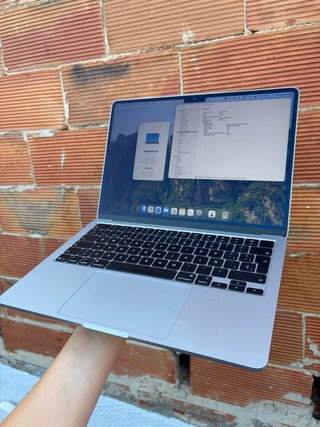 MacBook Air 13 M4 (2025) azul cielo, como nuevo