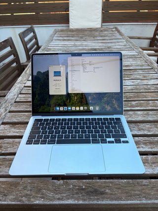 MacBook Air 13 M4 (2025) azul cielo, como nuevo