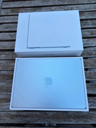 MacBook Air 13 M4 (2025) azul cielo, como nuevo
