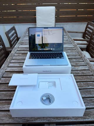 MacBook Air 13 M4 (2025) azul cielo, como nuevo