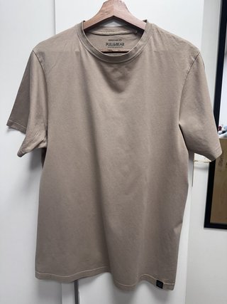 Camiseta básica beige Pull and Bear hombre talla M