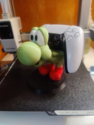 Yoshi sujeta mandos impreso en 3D