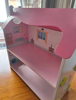 Casita de muñecas rosa