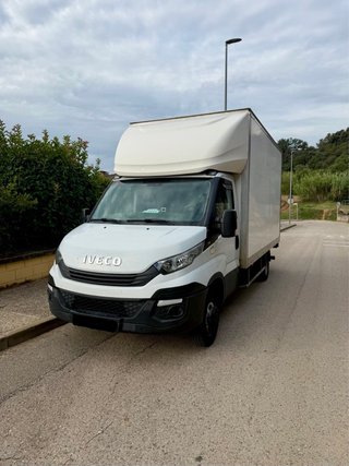 Iveco Daily 2017 caja grande Negociable