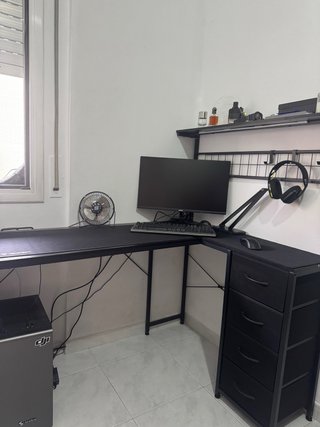 Escritorio de esquina negro