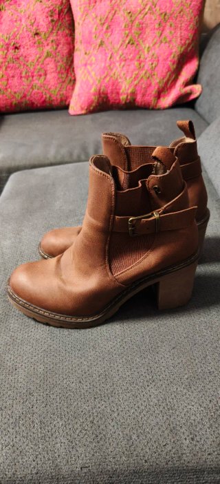 Botines de tacón marrones