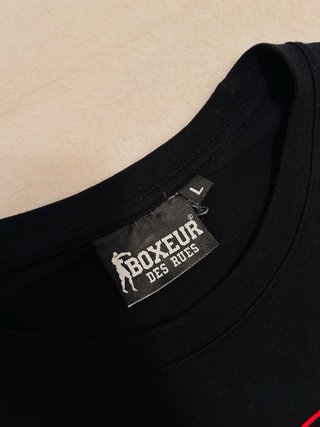T-shirt Boxeur des Rues nera con grafica rossa