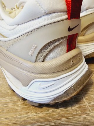Zapatillas Nike Beige y Blancas