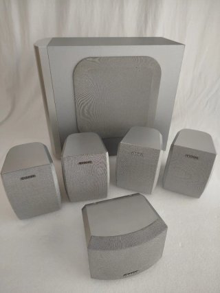 5 Altavoces Aiwa + Subwoofer